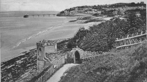 Castelated lookout and archway c1935